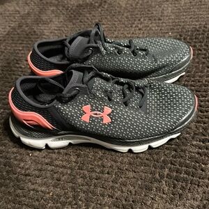 UA speedform running shoes. Only worn a handful of times!